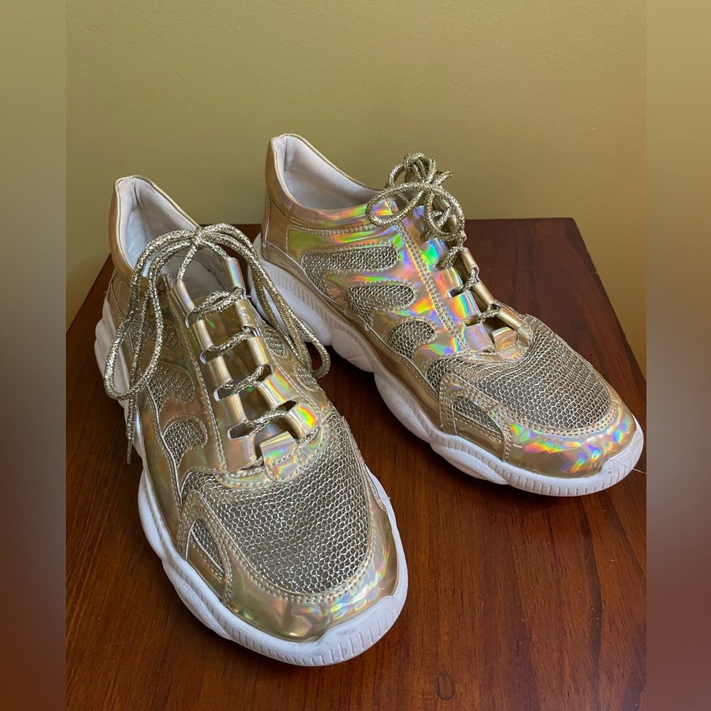 LaSheelah Gold Sneakers - Size 10